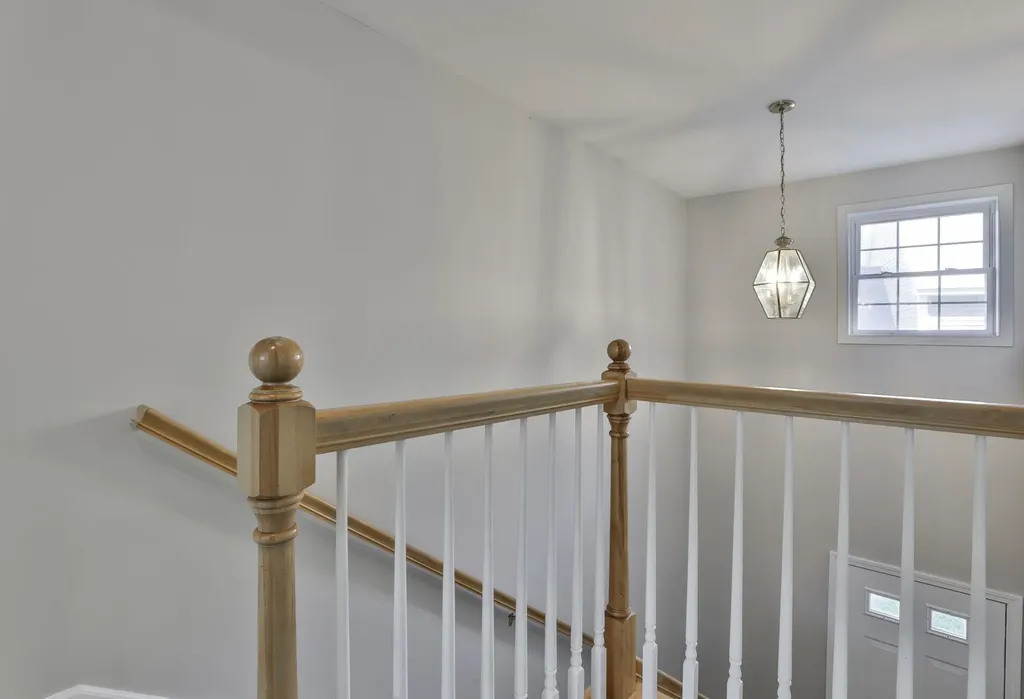 98 Barbara Lane Hudson NH 03051