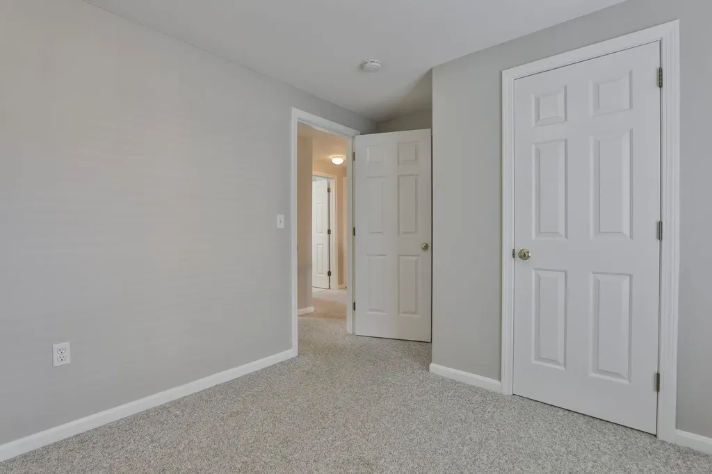 98 Barbara Lane Hudson NH 03051