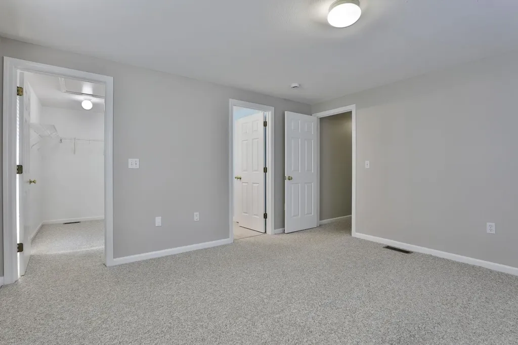 98 Barbara Lane Hudson NH 03051