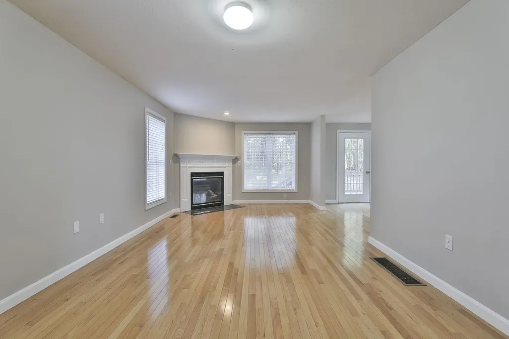 98 Barbara Lane Hudson NH 03051