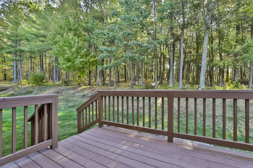 98 Barbara Lane Hudson NH 03051