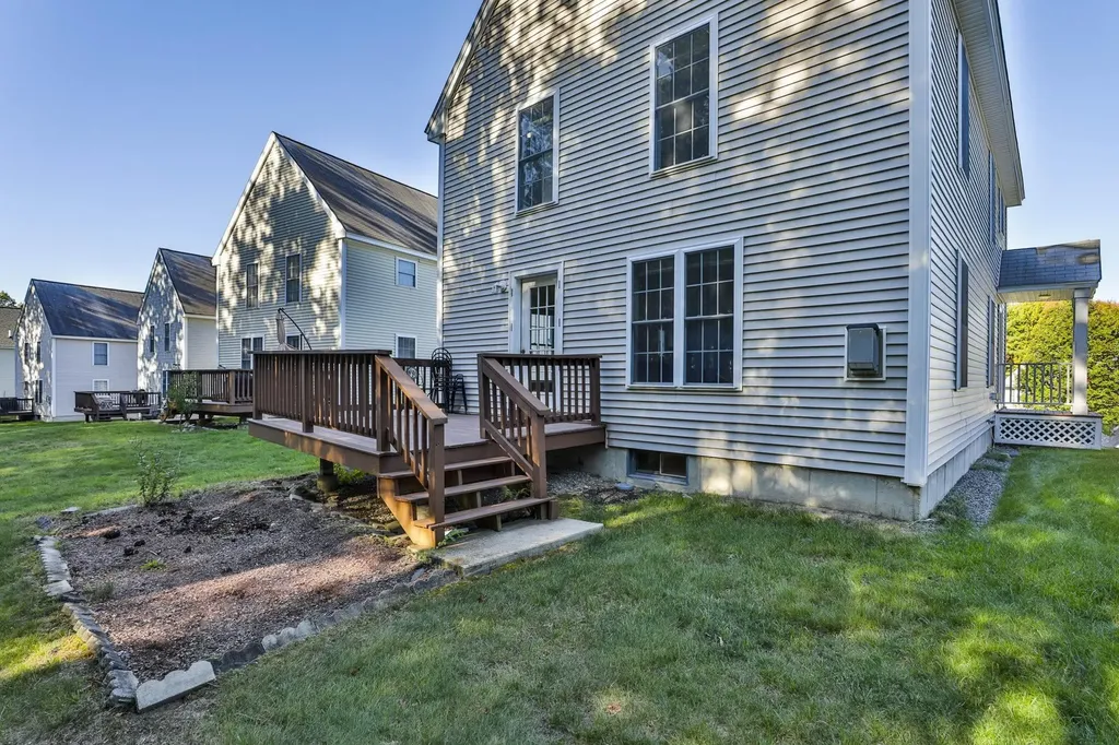 98 Barbara Lane Hudson NH 03051