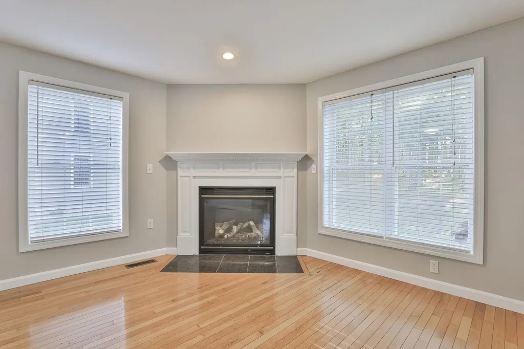 98 Barbara Lane Hudson NH 03051