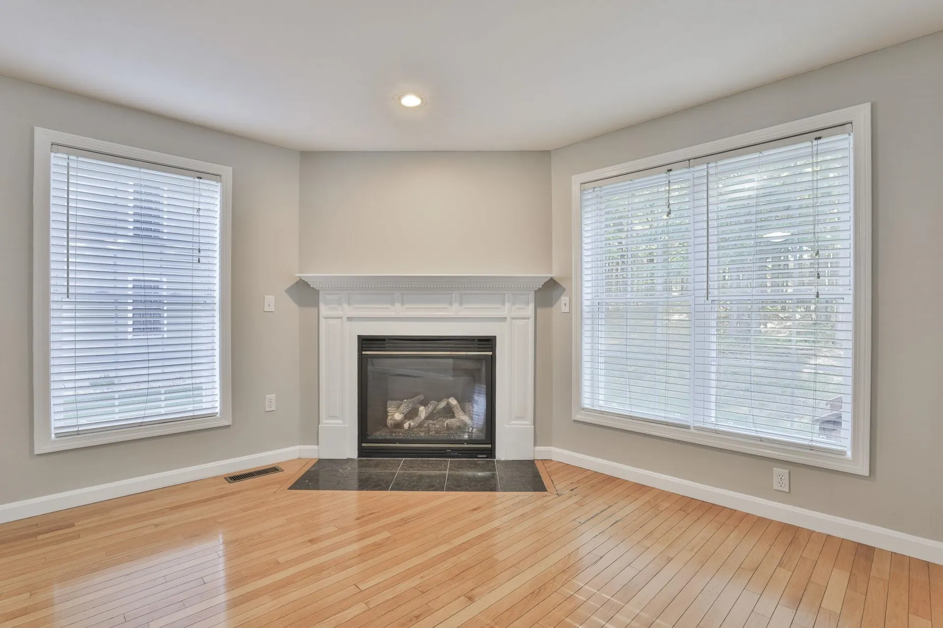 98 Barbara Lane Hudson NH 03051