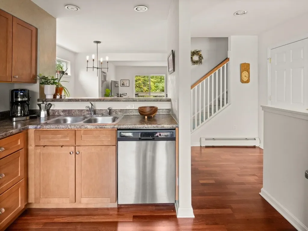 61 Finch Court South Burlington VT 05403