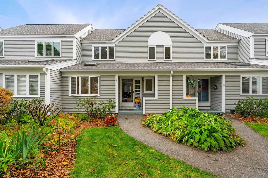 8 Laurel Court Nashua NH 03062