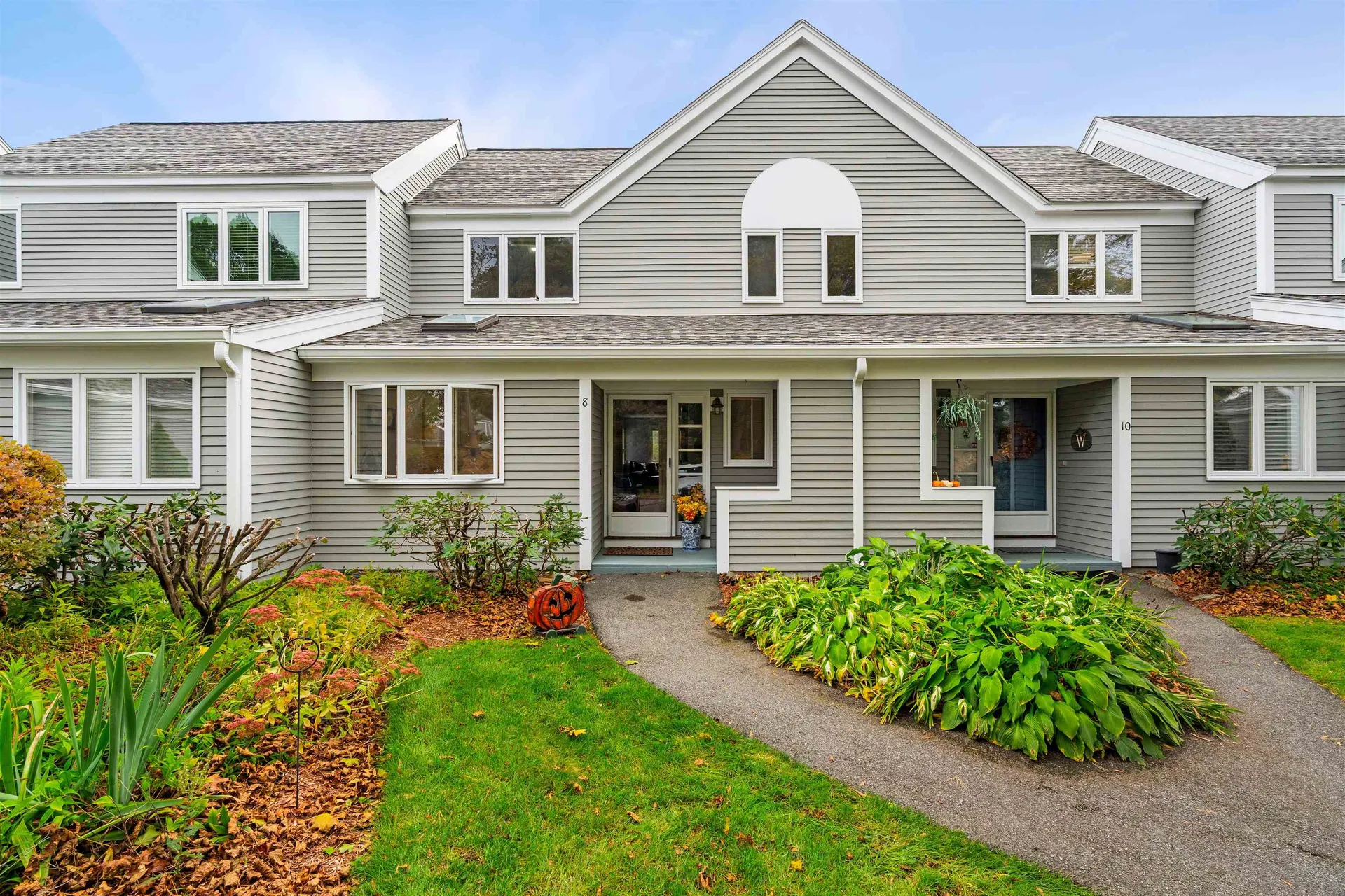 8 Laurel Court Nashua NH 03062