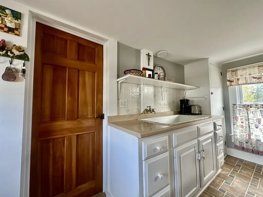 77 Henniker Street Hillsborough NH 03244