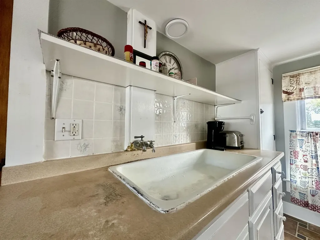 77 Henniker Street Hillsborough NH 03244