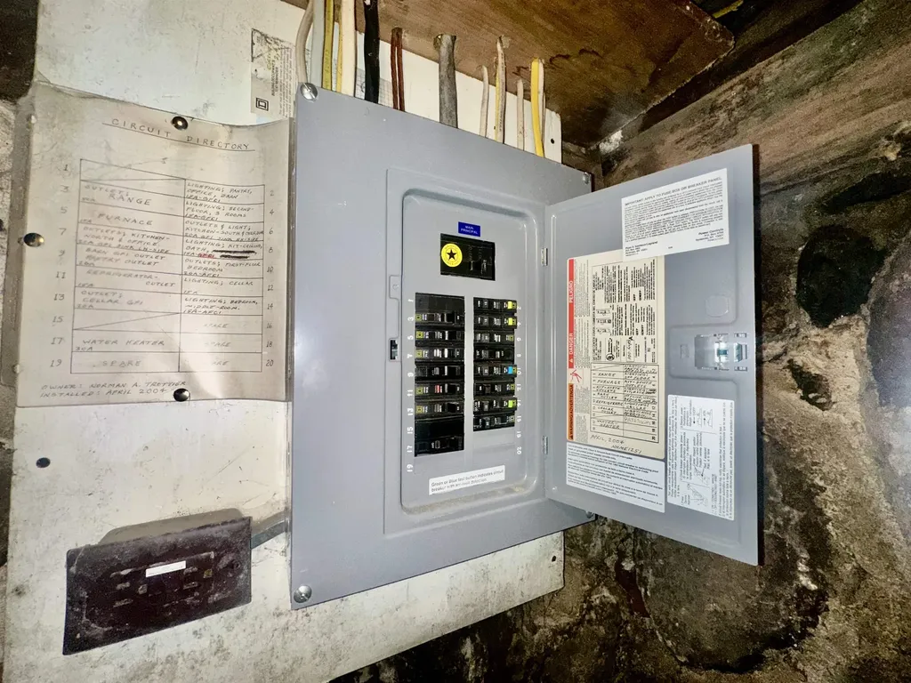 77 Henniker Street Hillsborough NH 03244