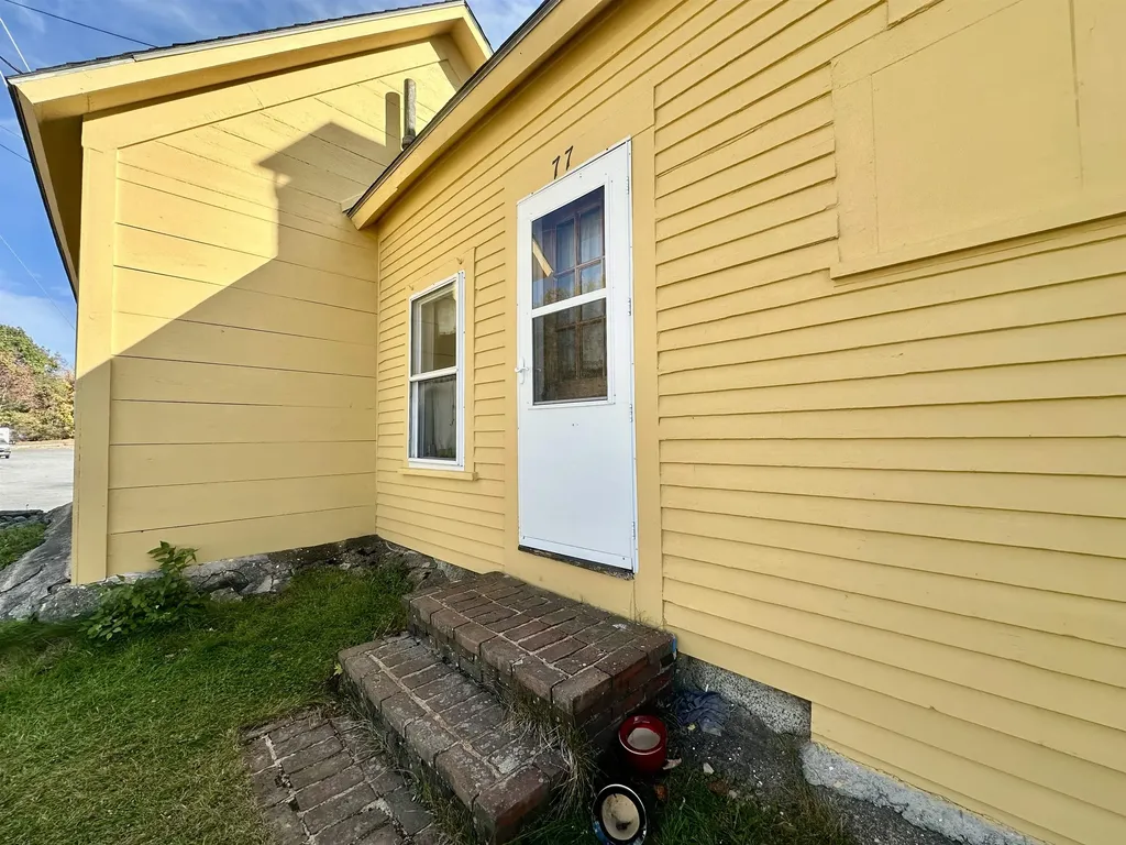 77 Henniker Street Hillsborough NH 03244