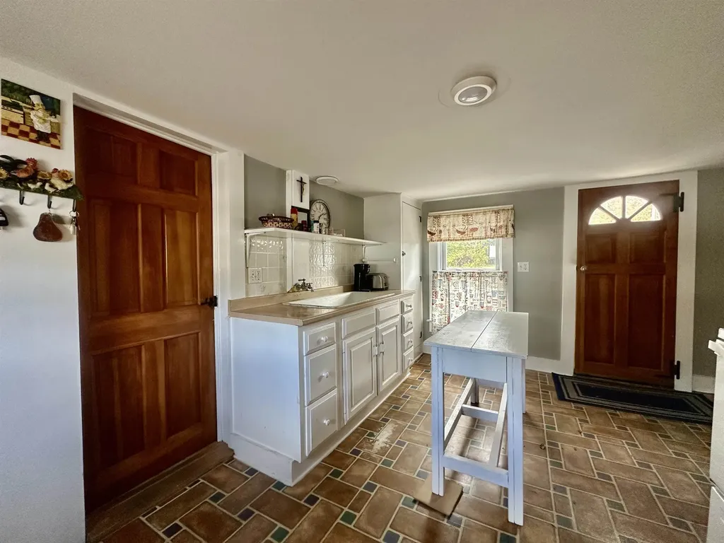 77 Henniker Street Hillsborough NH 03244