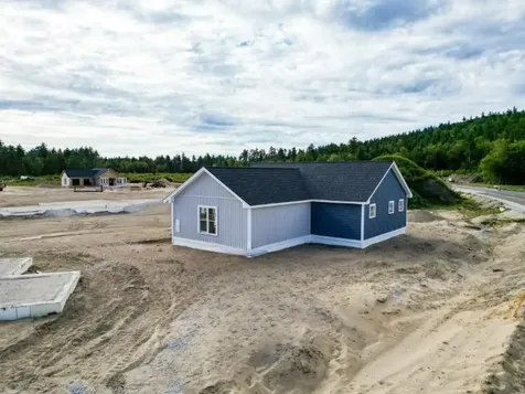 Bonita's Way Conway NH 03860