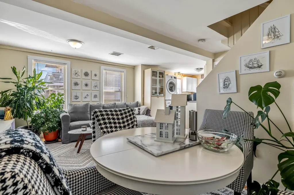 7 Perkins Avenue Hampton NH 03842