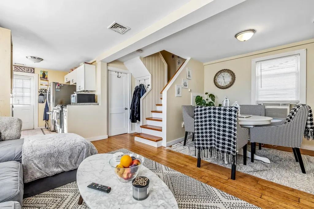 7 Perkins Avenue Hampton NH 03842