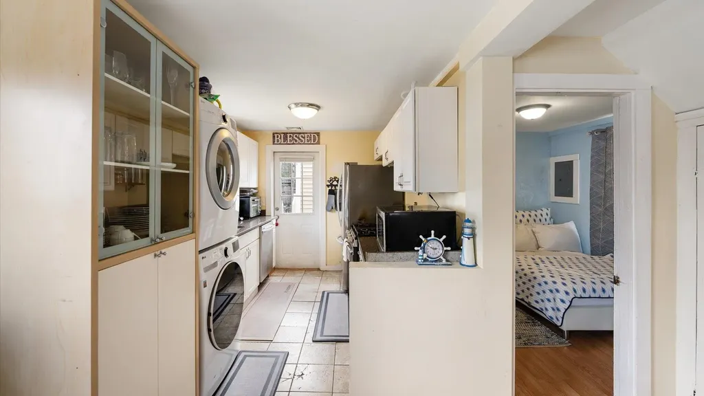 7 Perkins Avenue Hampton NH 03842