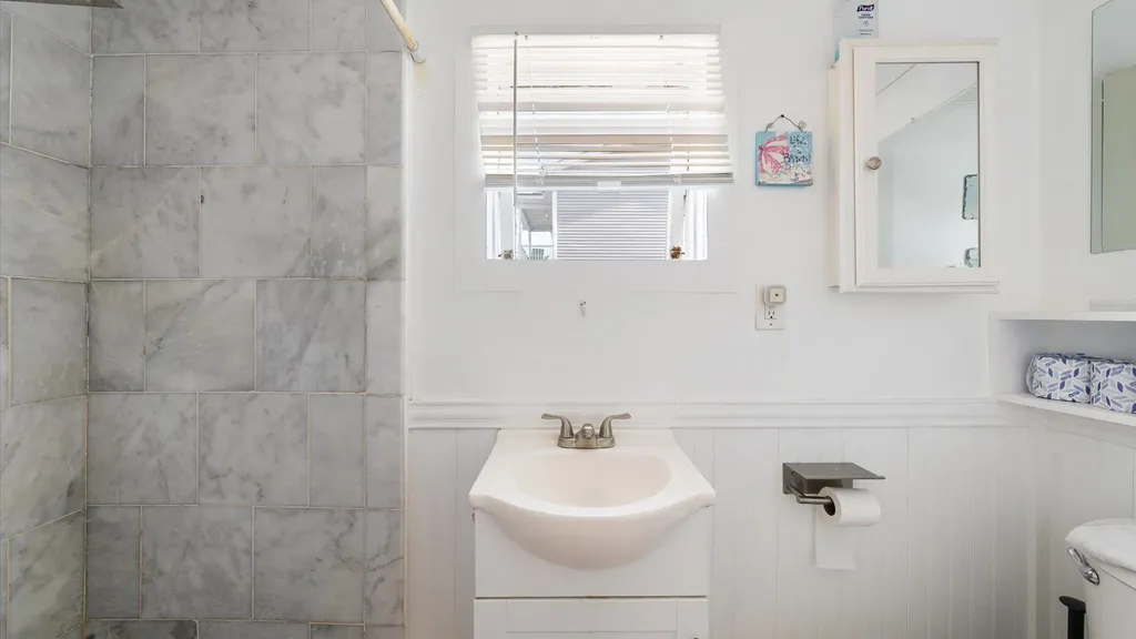 7 Perkins Avenue Hampton NH 03842