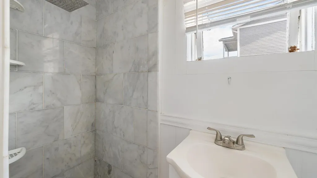 7 Perkins Avenue Hampton NH 03842