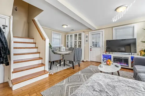 7 Perkins Avenue Hampton NH 03842