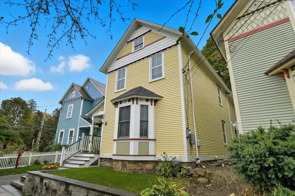 241 Loomis Street Burlington VT 05401