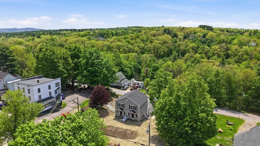 24 Munroe Street Franklin NH 03235