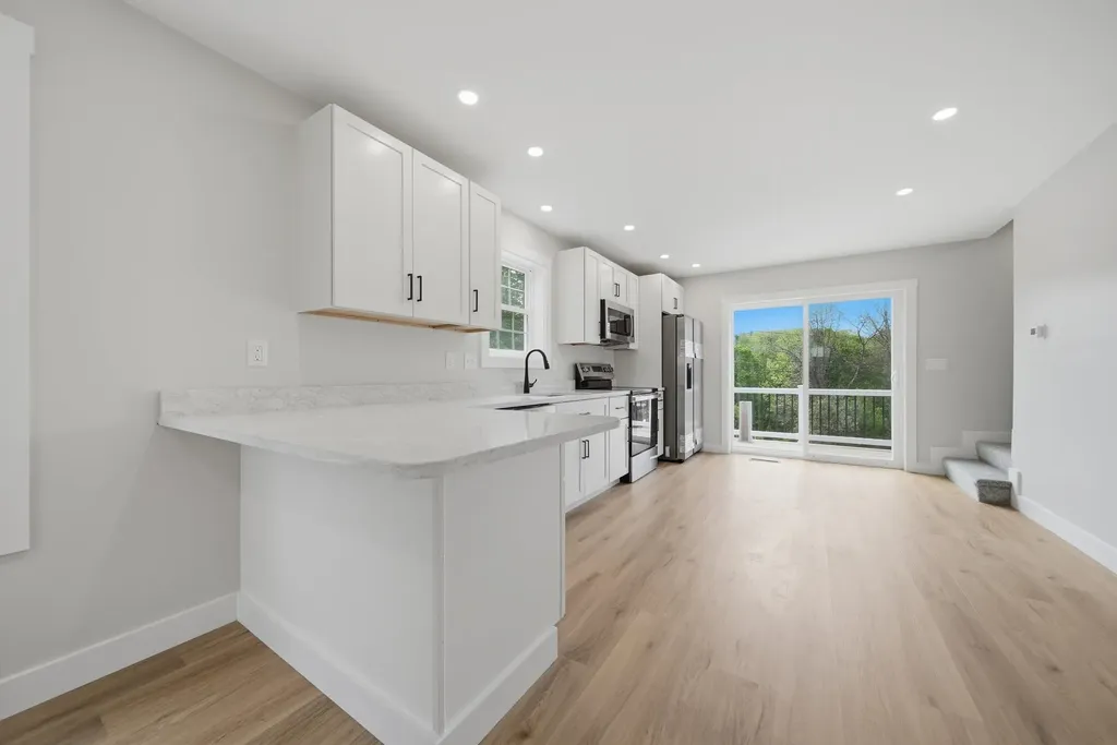 24 Munroe Street Franklin NH 03235
