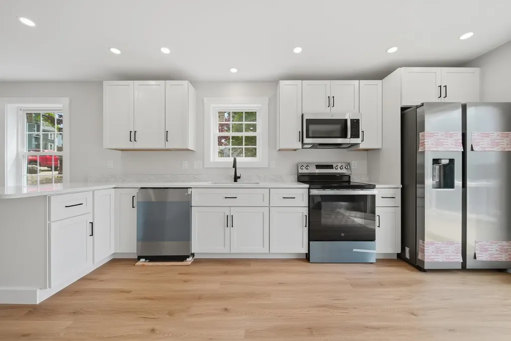 24 Munroe Street Franklin NH 03235