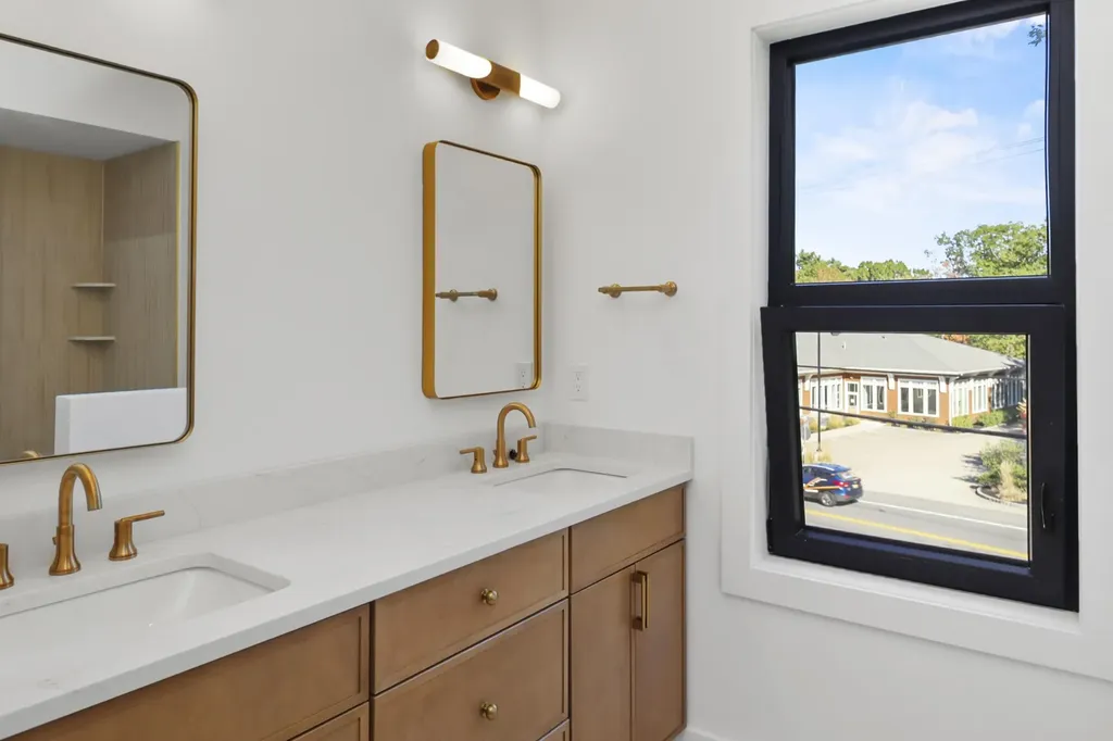 1155 Sagamore Avenue Portsmouth NH 03801