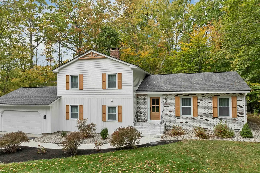 7 Loon Street Wolfeboro NH 03894