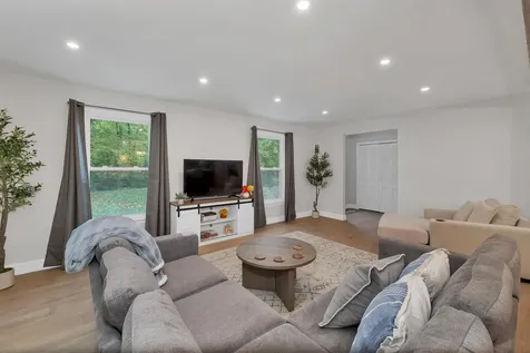 7 Loon Street Wolfeboro NH 03894