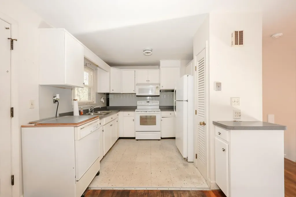 4 Chip Street Goffstown NH 03045