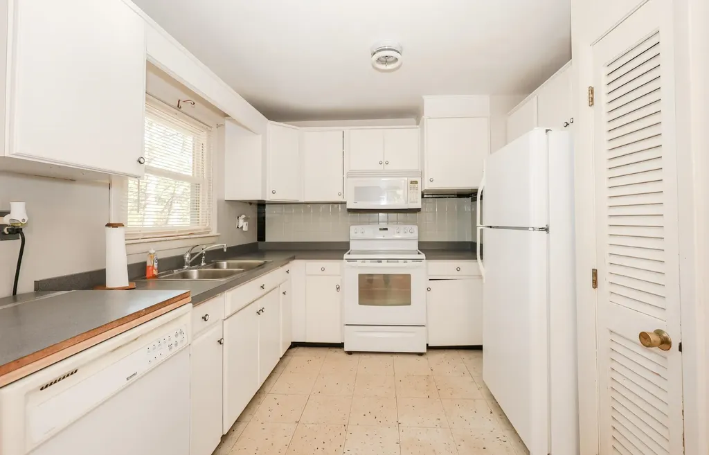 4 Chip Street Goffstown NH 03045