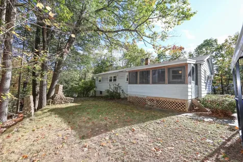 4 Chip Street Goffstown NH 03045