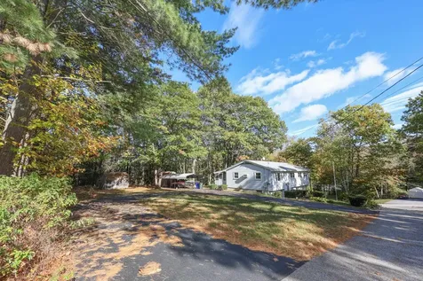 4 Chip Street Goffstown NH 03045