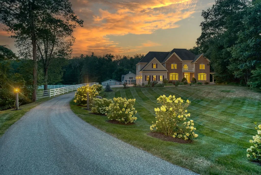 37 Houstons Way Hampstead NH 03841