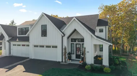 44 Trails Edge Road Windham NH 03087