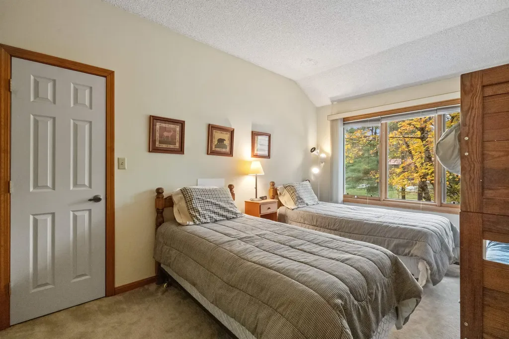 16 Riverfront Drive Woodstock NH 03262