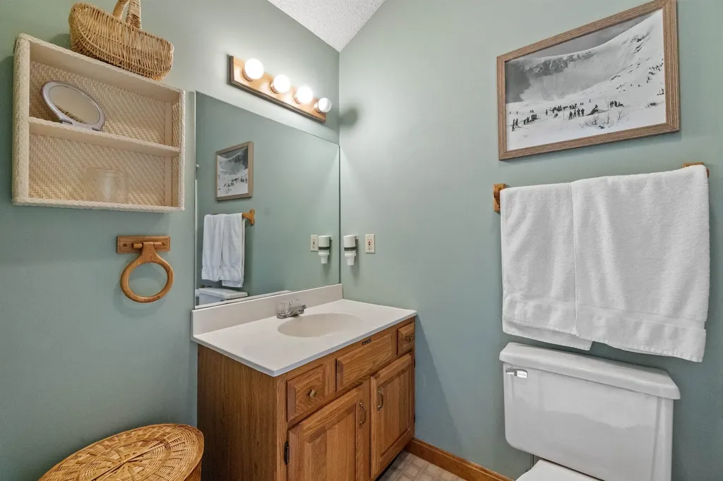 16 Riverfront Drive Woodstock NH 03262