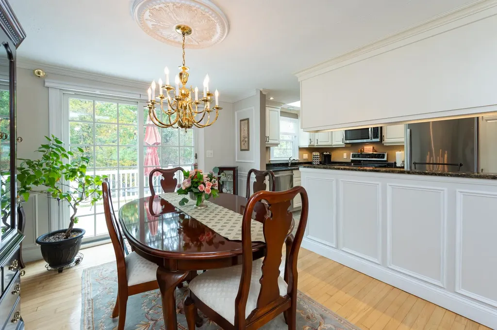 18 Stoney Lane Hudson NH 03051