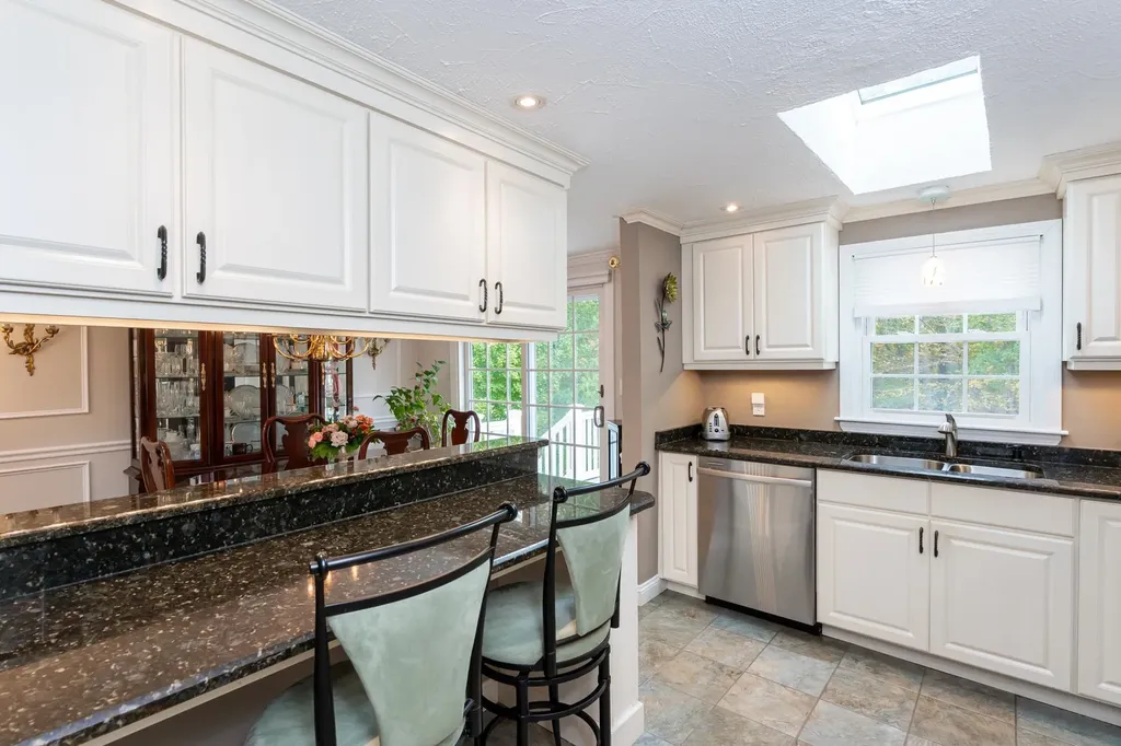 18 Stoney Lane Hudson NH 03051