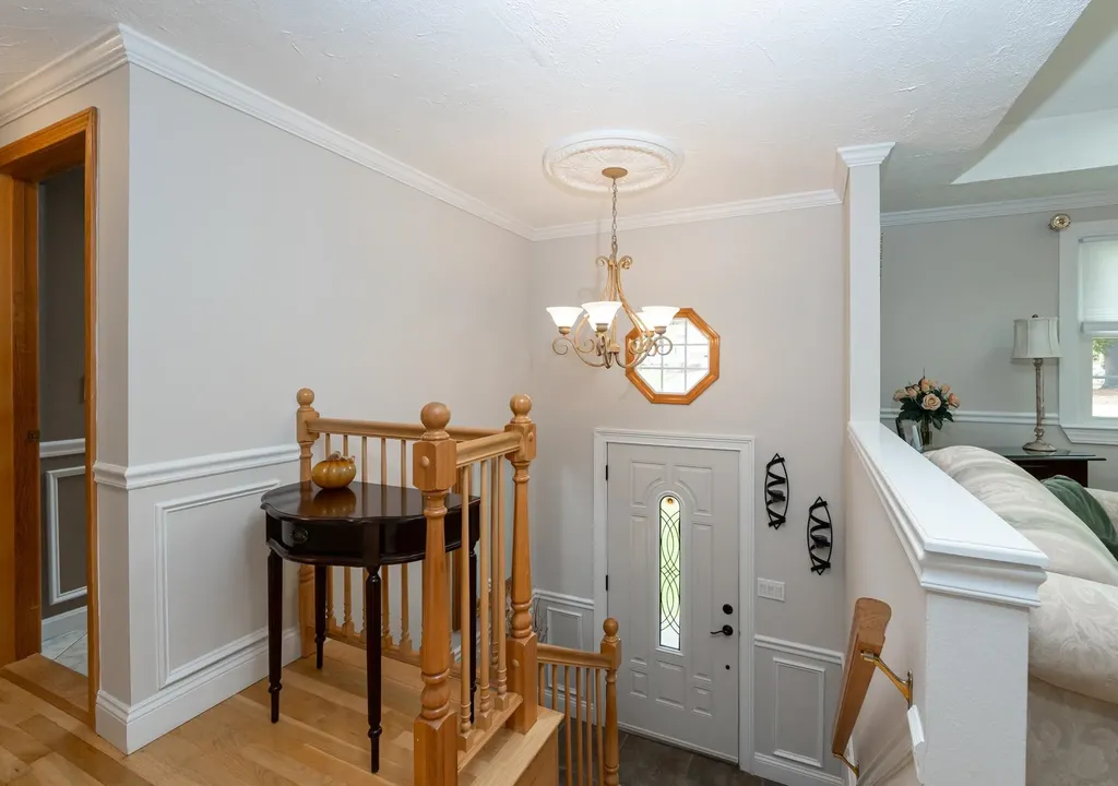 18 Stoney Lane Hudson NH 03051