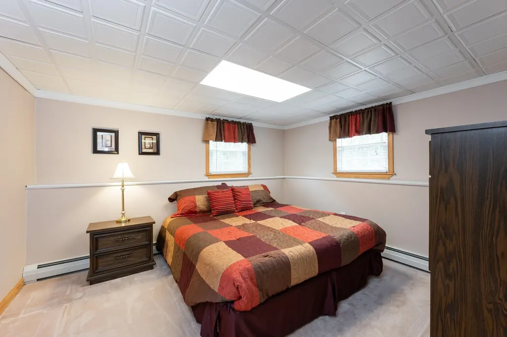 18 Stoney Lane Hudson NH 03051