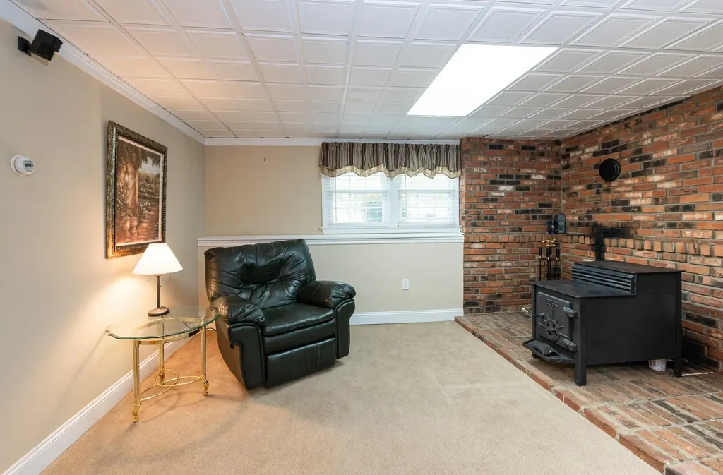 18 Stoney Lane Hudson NH 03051