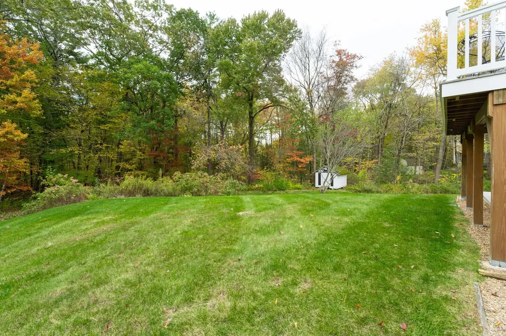 18 Stoney Lane Hudson NH 03051