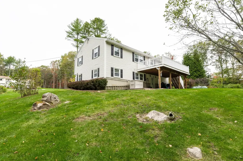 18 Stoney Lane Hudson NH 03051