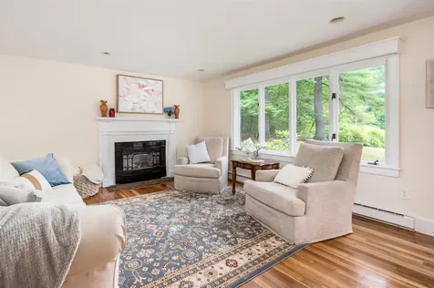 8 Woodridge Road Durham NH 03824