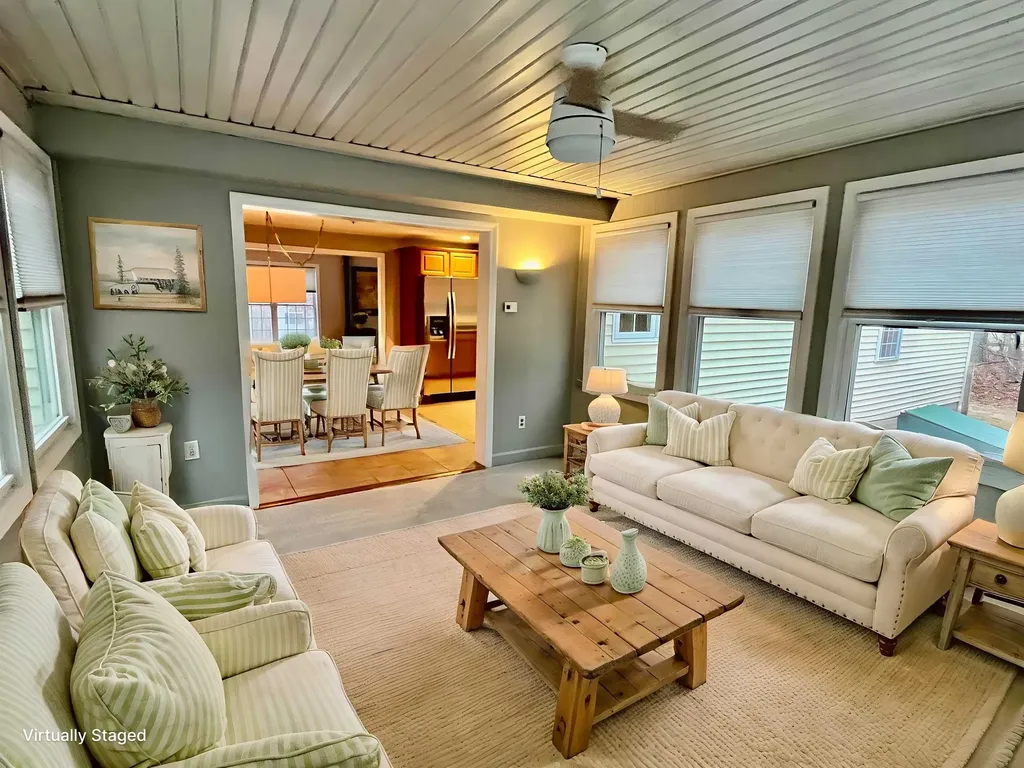 6 Gailor Lane Hooksett NH 03106