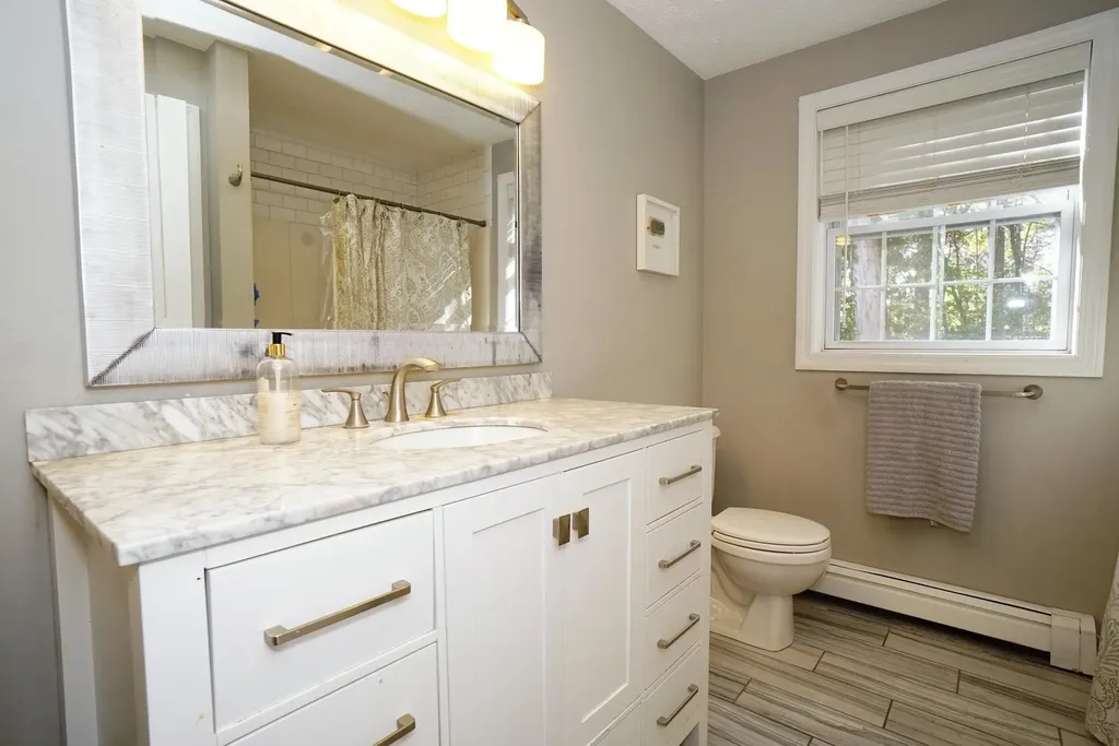 6 Gailor Lane Hooksett NH 03106