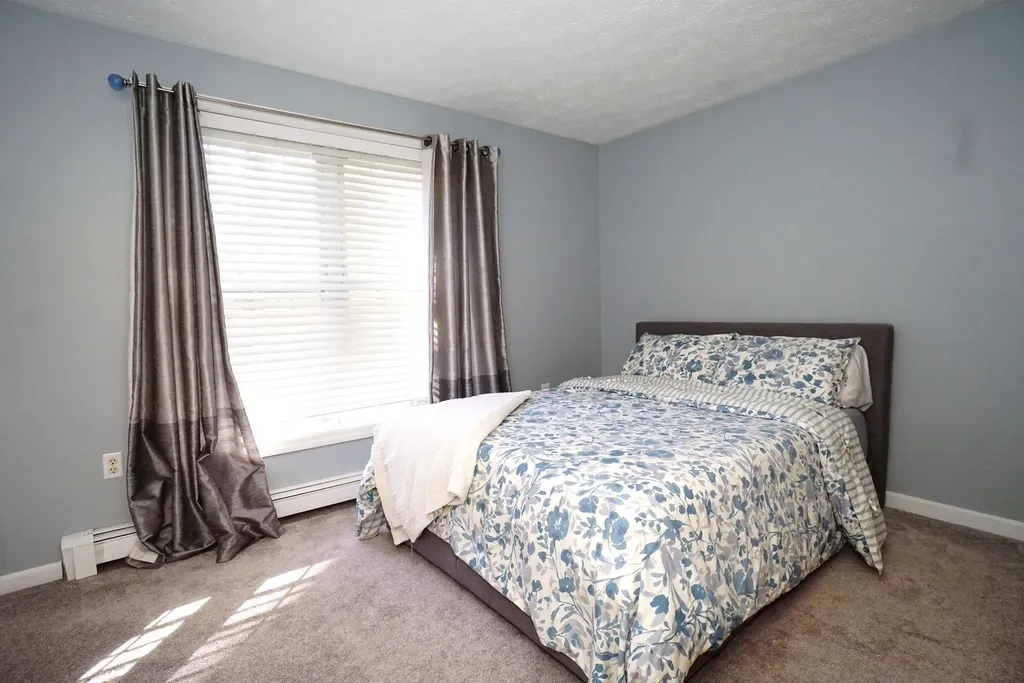 6 Gailor Lane Hooksett NH 03106