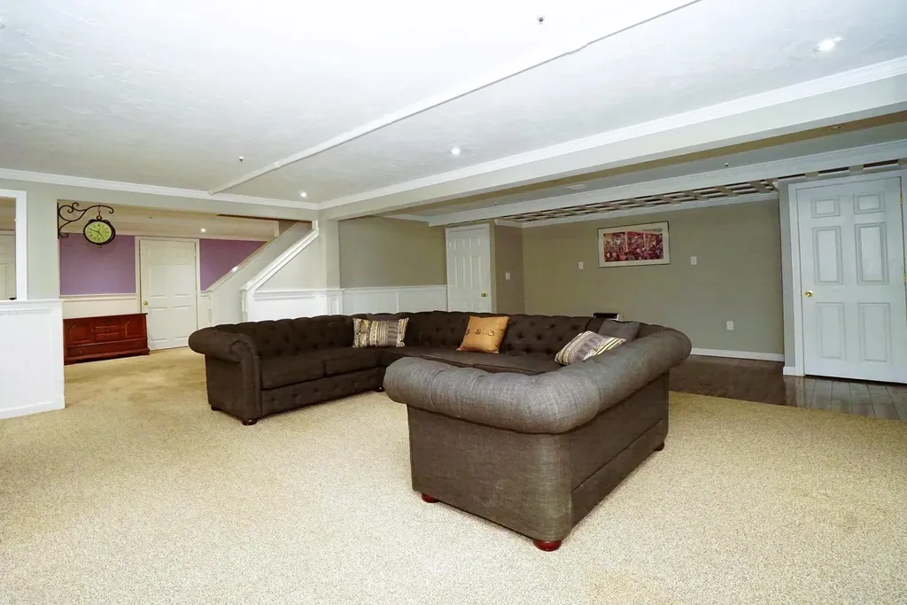 6 Gailor Lane Hooksett NH 03106